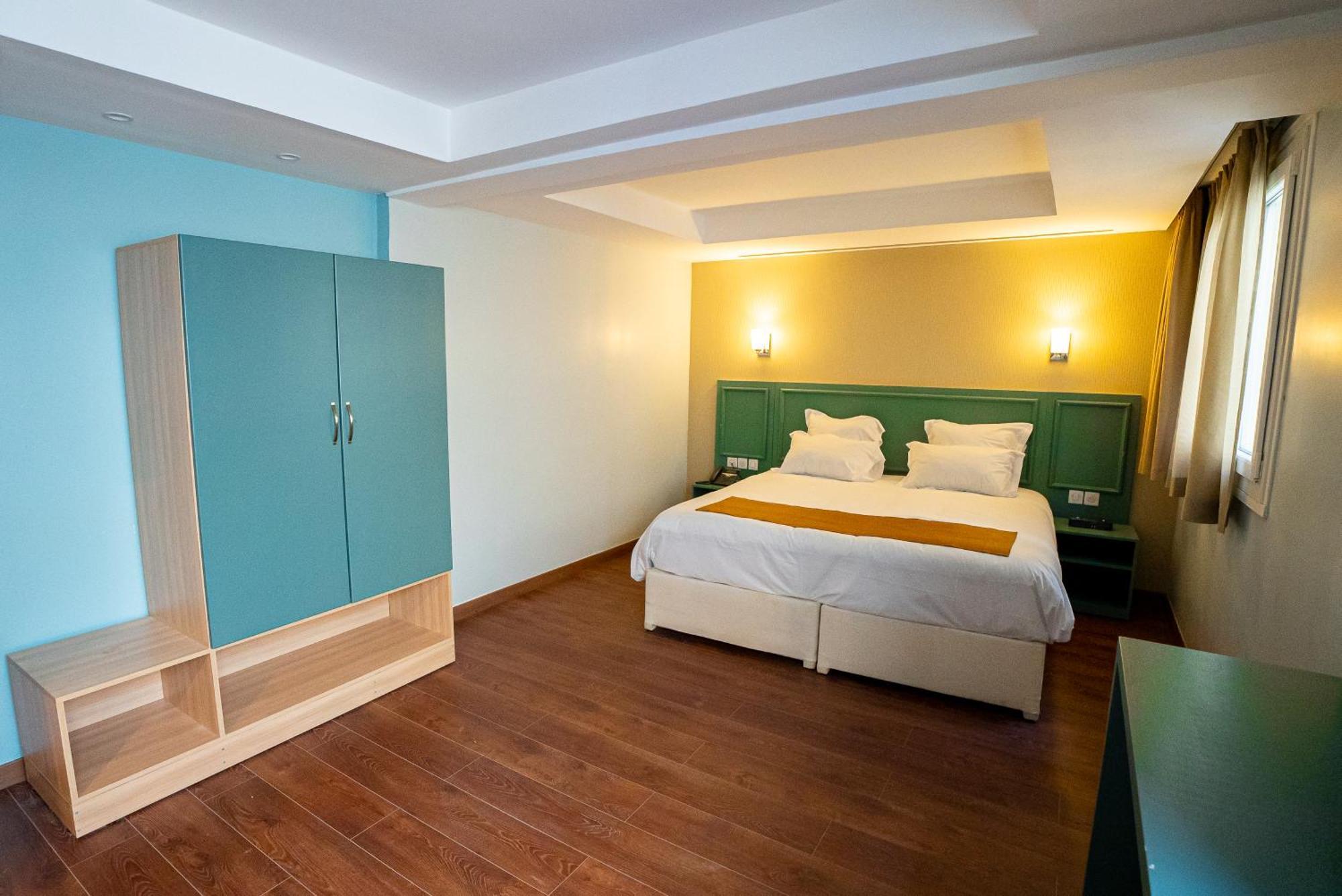 Breeze Hotel Calais Exterior foto